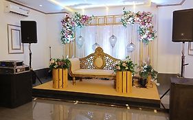 Staybird - B Suite, Business Hotel, Kharadi